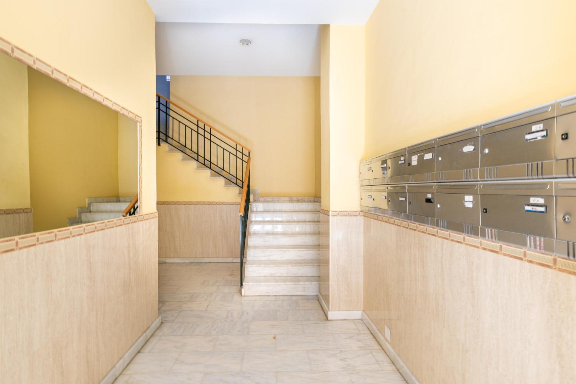 Wintowinrentals Quiet Apartment, Good Location, Free Parking Málaga Exteriör bild