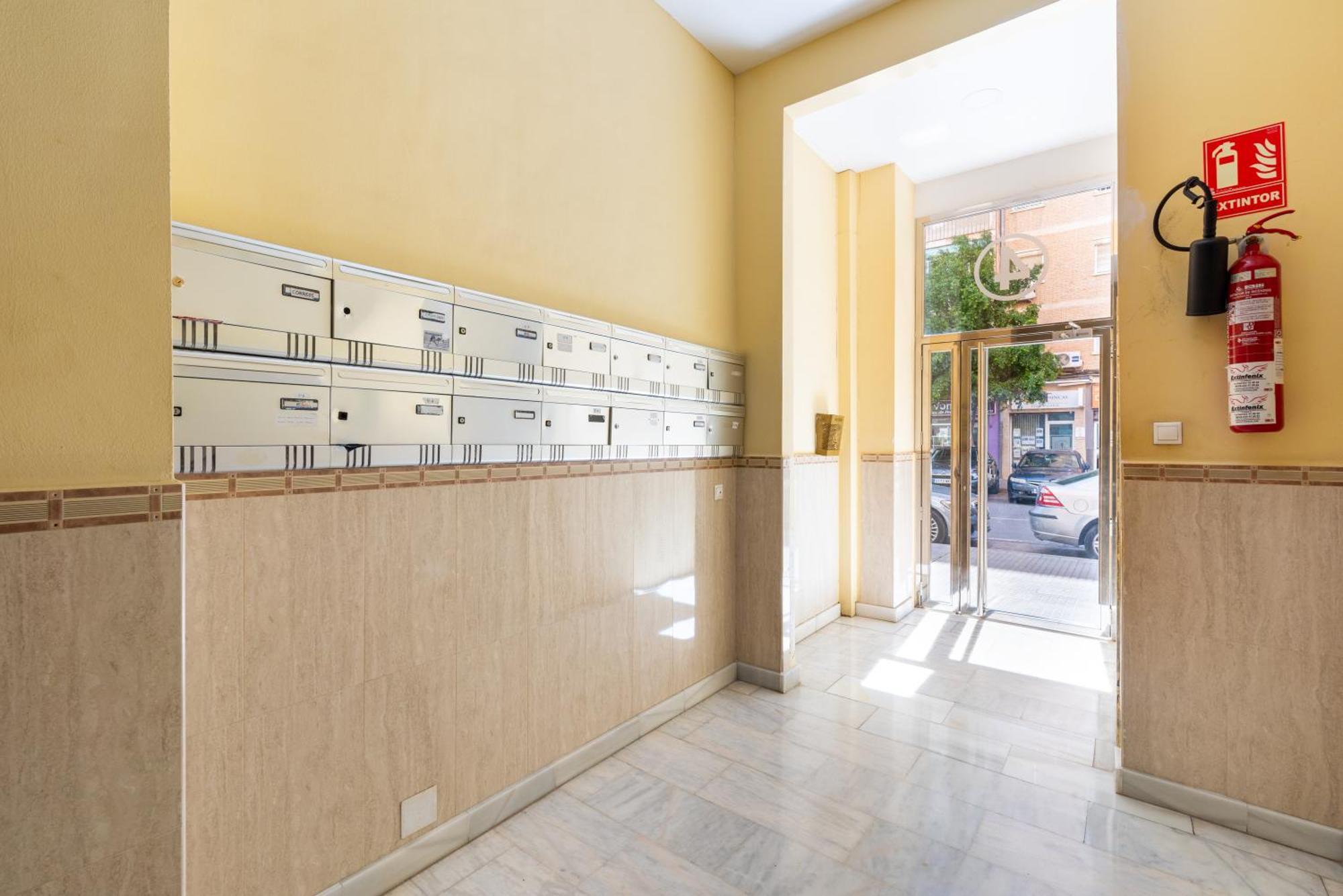 Wintowinrentals Quiet Apartment, Good Location, Free Parking Málaga Exteriör bild
